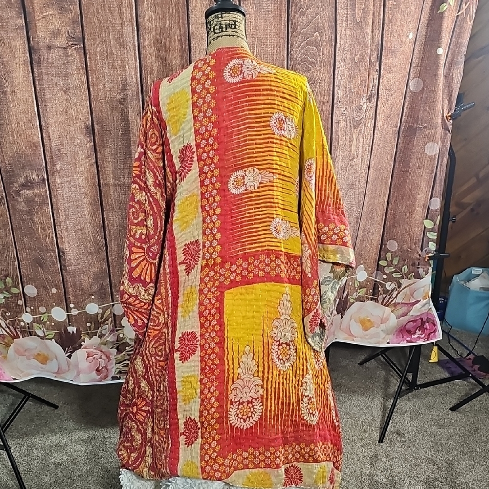 NWOT Vibrant Red and Yellow Floral Kantha Kimono Sm-xl - Picture 2 of 7